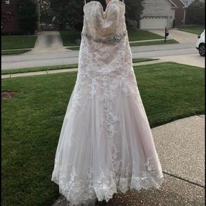 Beautiful NWT bridal A-line dress